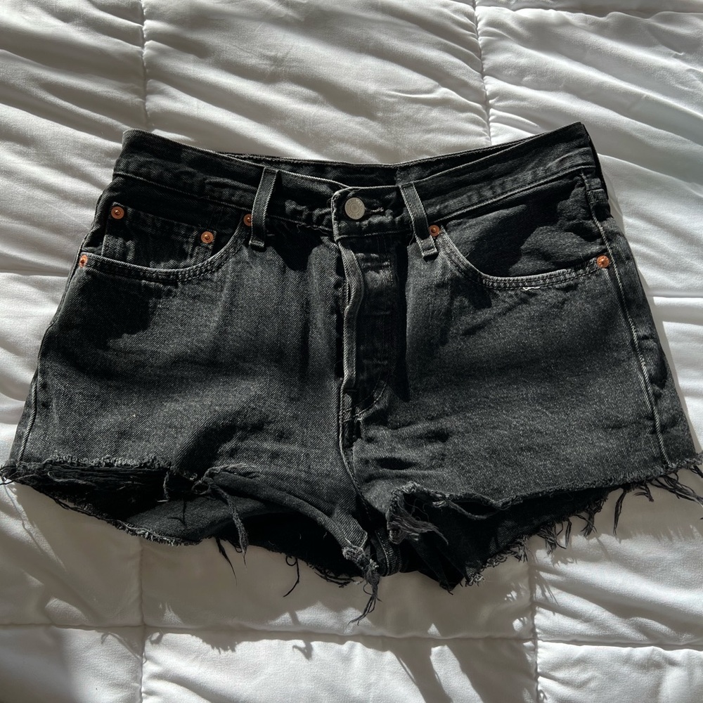 Levi’s black high waisted shorts